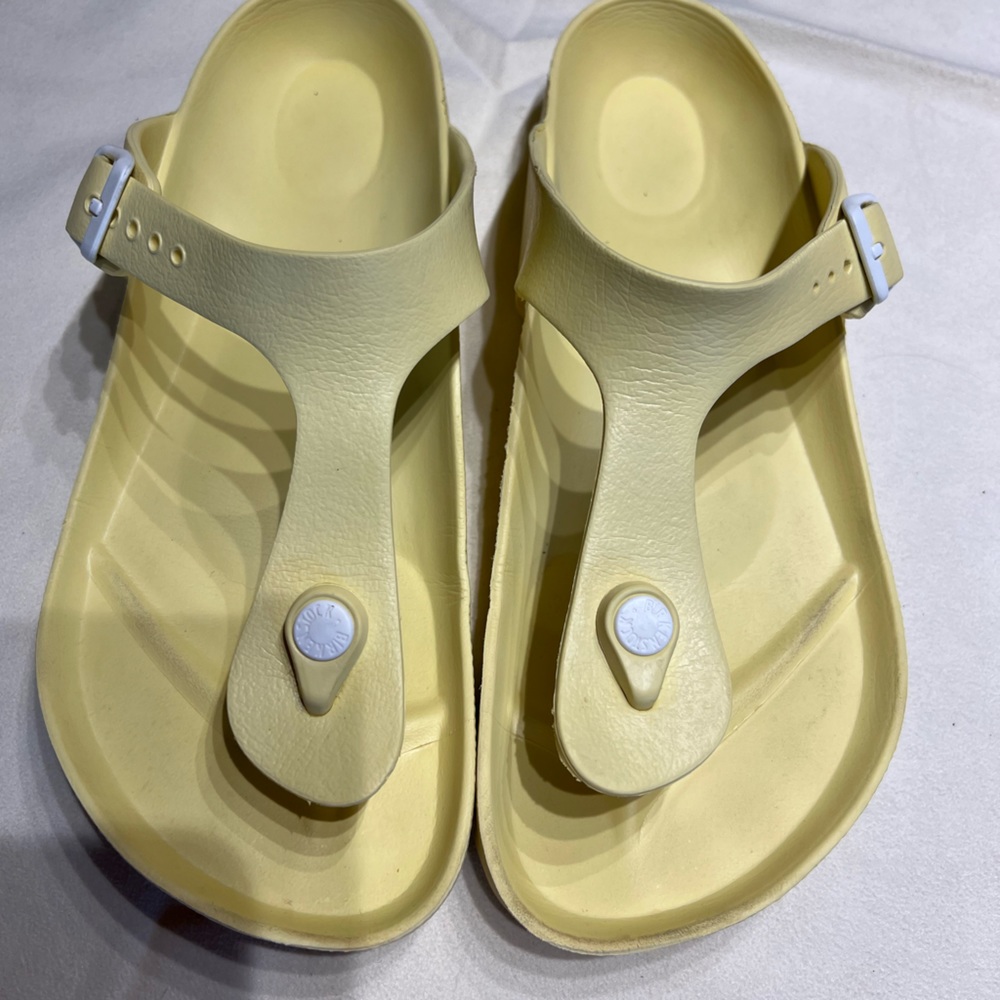 BIRKENSTOCK WOMENS SIZE 40